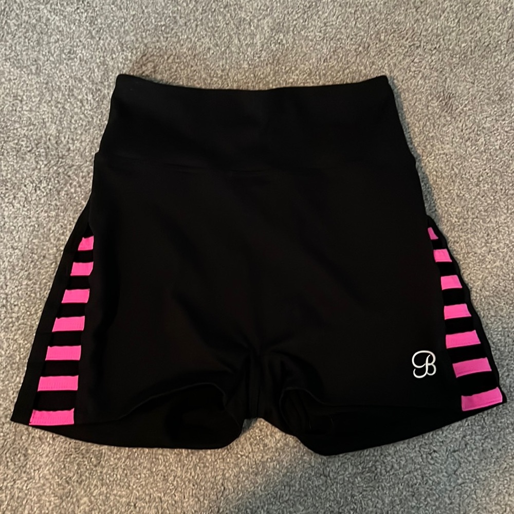 Bombshell Strappy Shorts - Medium high waist